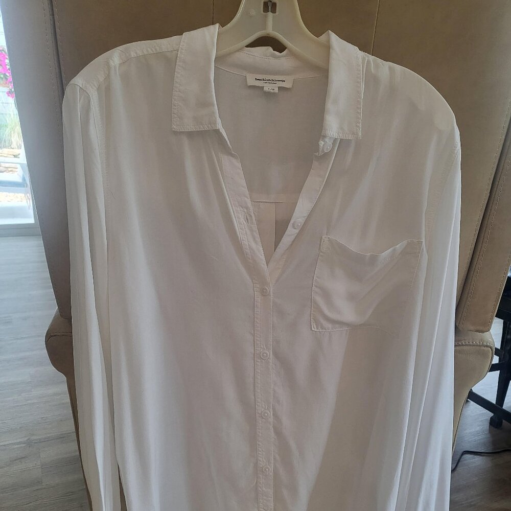 BEACHLUNCHLOUNGE CLASSIC WHITE BUTTON DOWN NWOT LARGE
